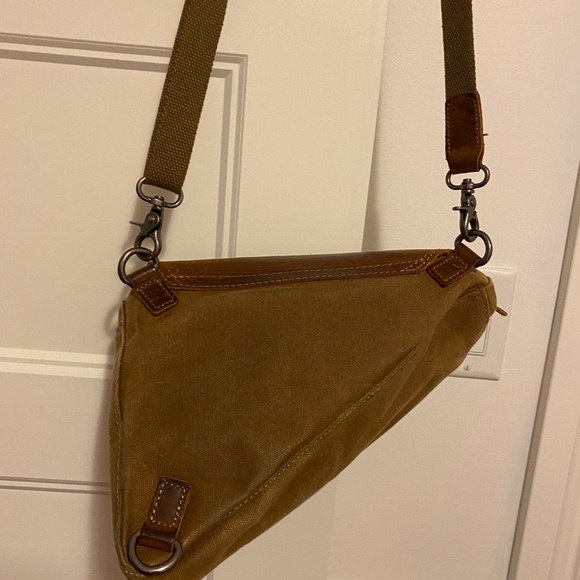 Acacia Messenger Canvas Crossbody Bag - Picture 4 of 7